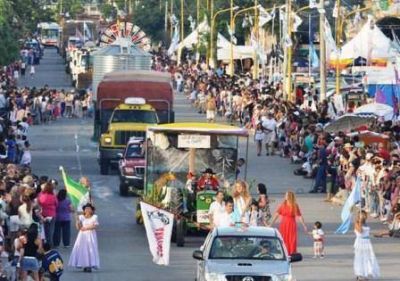 Convocatoria para el desfile de carrozas