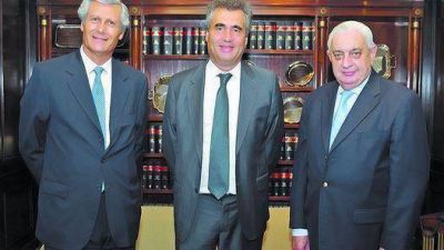 La Bolsa y el Merval concretan su uni�n, ante la presi�n oficial