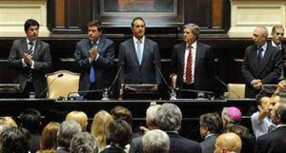 Scioli se aline� con la Presidenta, pero volvi� a reclamar m�s recursos