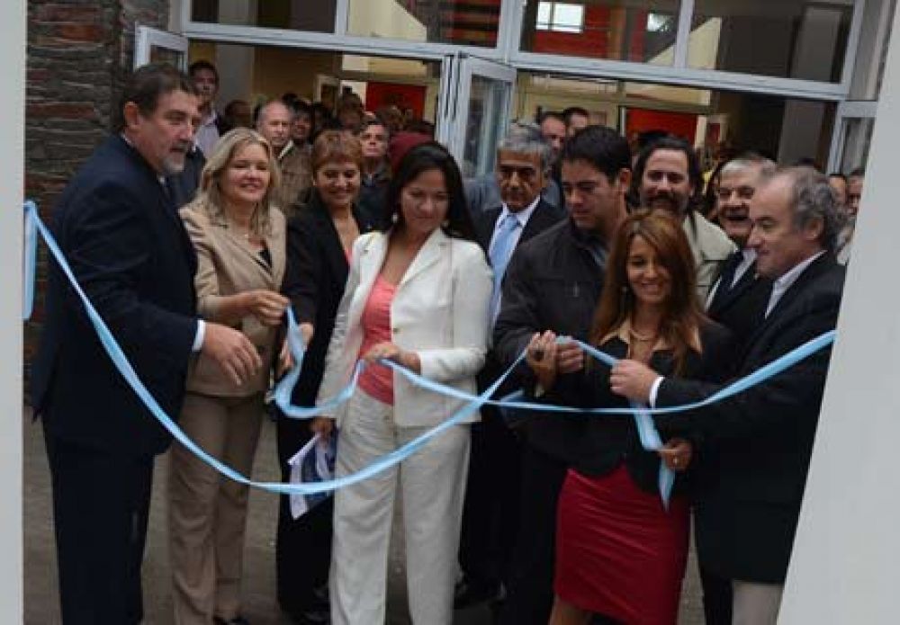 Qued� inaugurado edificio del Deliberante de Viedma