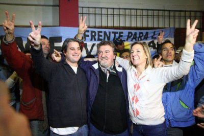 Ahora el goyismo recolecta firmas para revocar a concejales
