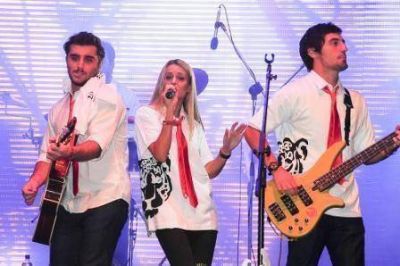 Miles de personas disfrutaron con Agapornis en Tigre 