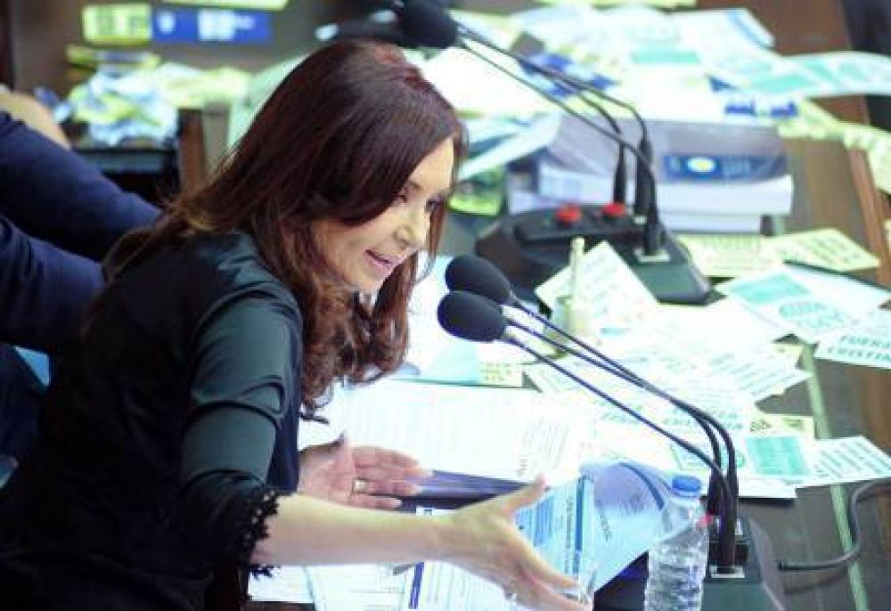 CFK habló de trenes en el Congreso pero no mencionó el #22F