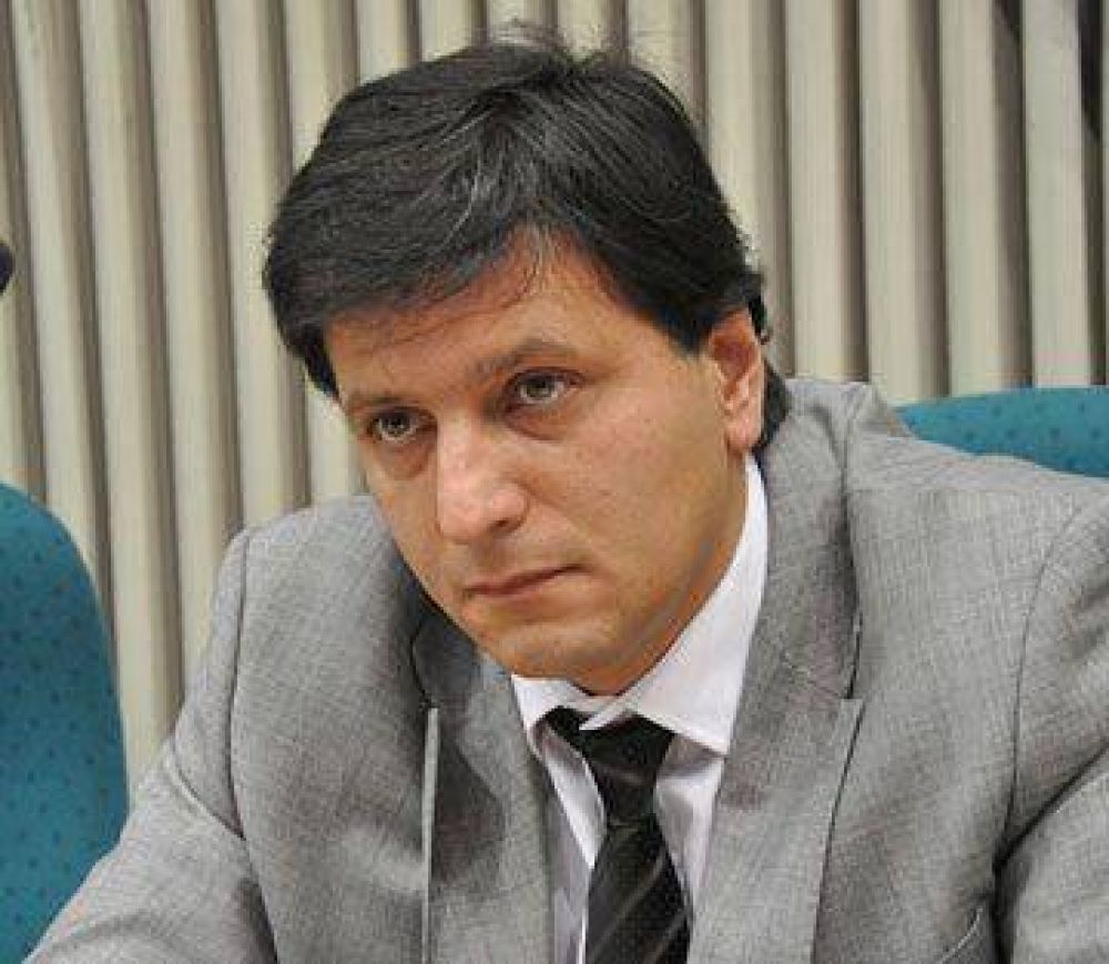 G�mez Bull sostuvo que �no hay razones� para un juicio pol�tico a Peralta