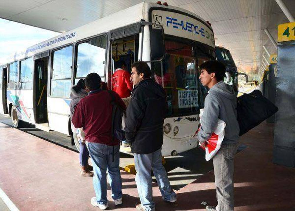 Vacaciones y el cierre del aeropuerto aumentaron los pasajeros en la ETON
