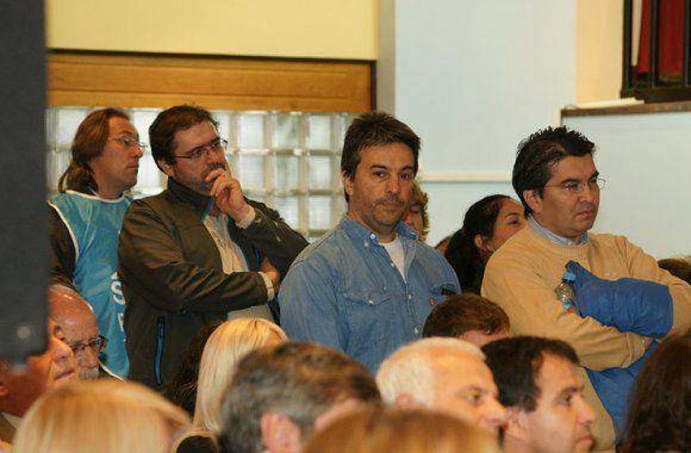 Arce: �R�os no abord� los problemas de manera seria�