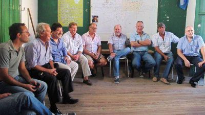 Elecciones 2013: se acercan Busti y Mart�nez Garbino	 