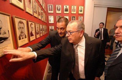 Una galer�a sin los intendentes del Golpe