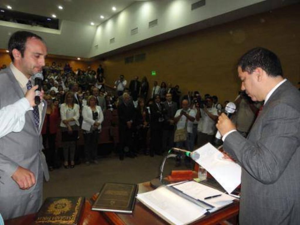 El CD capitalino eligi� autoridades y abri� el per�odo de sesiones ordinarias 2013