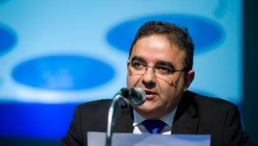 "Empieza un a�o complicado en lo pol�tico y en lo econ�mico"
