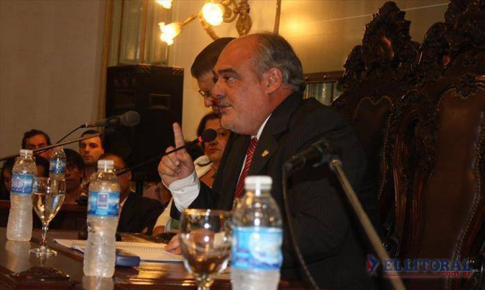 Con un duro discurso de campa�a, Colombi inaugur� el periodo de sesiones ordinarias