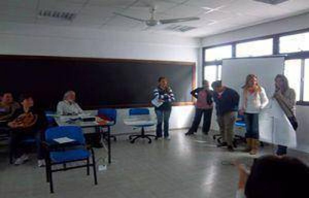 Capacitaci�n a equipos de la educaci�n Rural