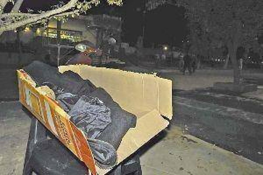 Abandonada en una caja de cart�n, apareci� con vida la beba sustra�da en Las Termas