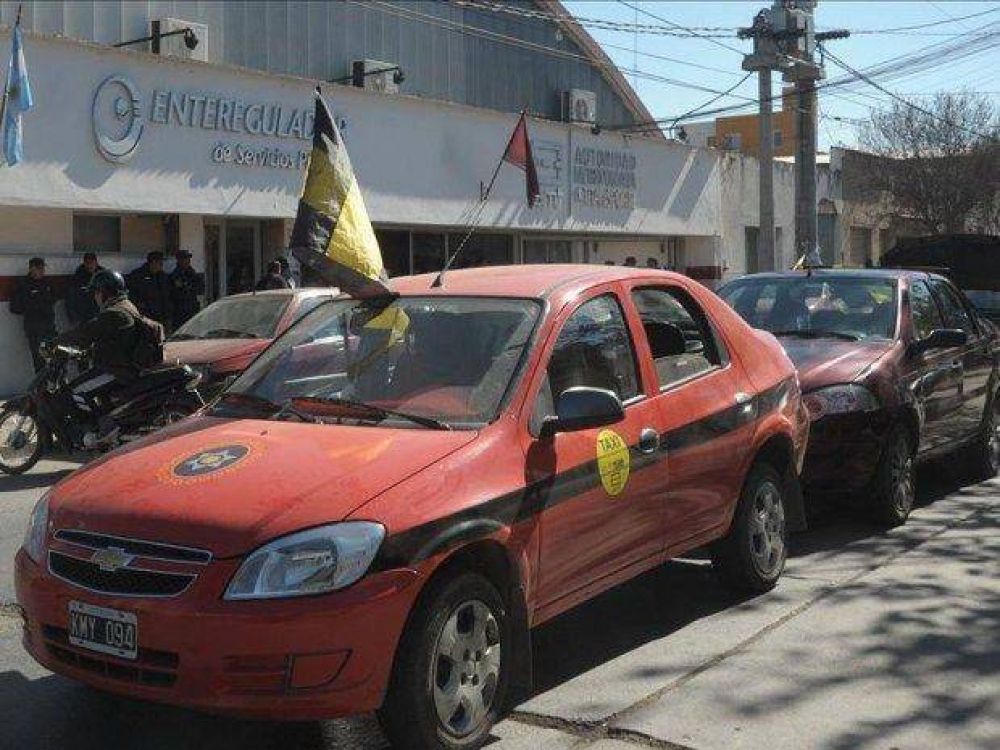 Viajar en taxi y remise costar� m�s desde el pr�ximo martes