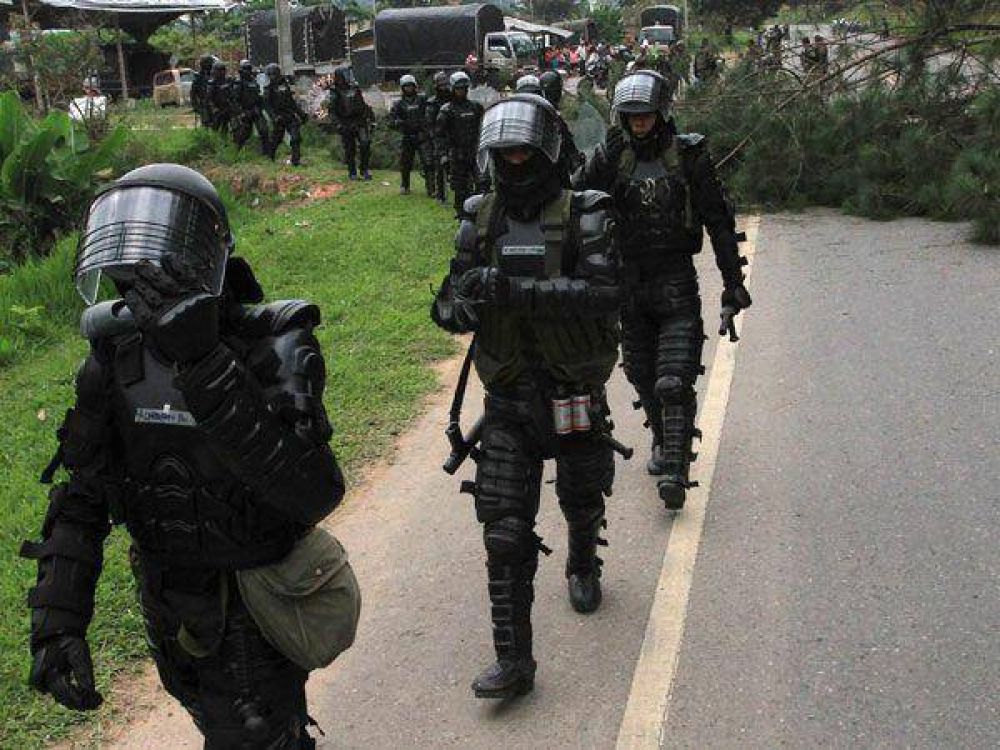 Camioneros se unen al paro cafetero en Colombia
