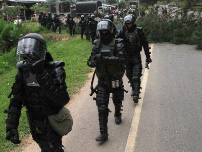 Camioneros se unen al paro cafetero en Colombia