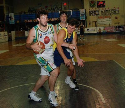 Enorme triunfo del Depo y "perforaci�n" a domicilio
