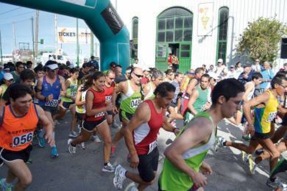 Se disputa la cuarta edici�n de la Corrida �94� Aniversario de Gimnasia y Esgrima�
