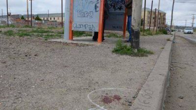 Por el crimen de chico de 13 a�os, la b�squeda se centra en una pelirroja