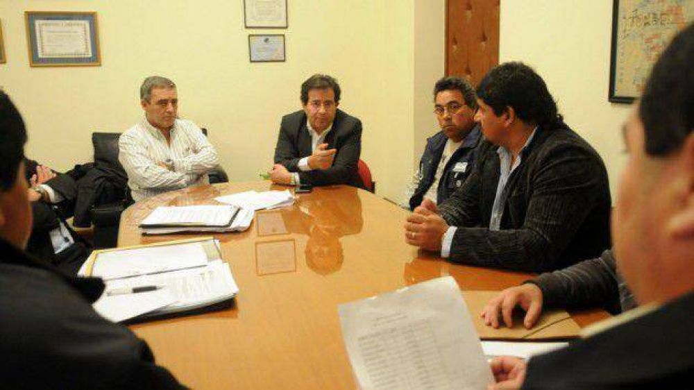 Touri��n y Otero recibieron a representantes del Sindicato Unidos Portuarios Argentinos de Chubut