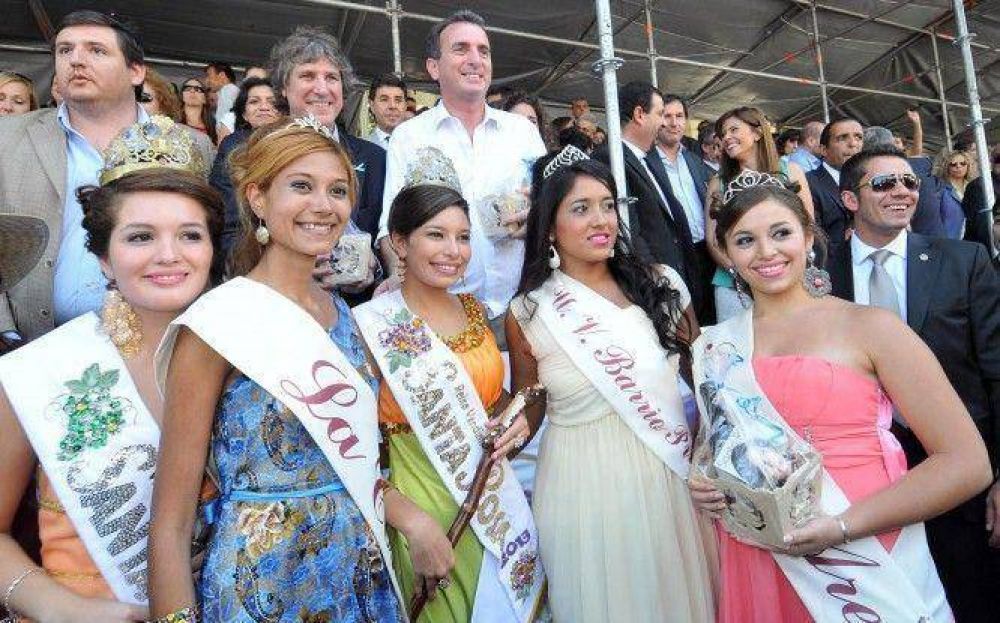 Boudou inst� a seguir creciendo "en un mundo adverso"