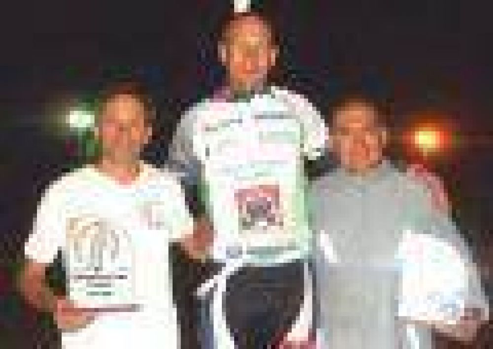 Ciclismo en 9 de Julio: Jorge Bustamante, subcampe�n en el nocturno	 	 	 
