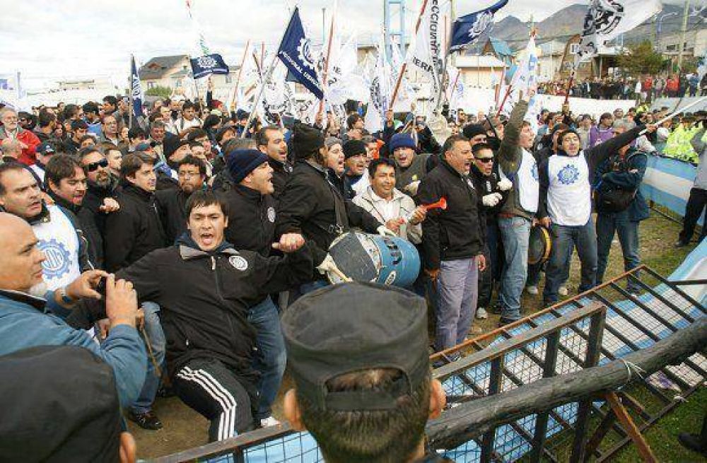 El operativo policial funcion� y contuvo a manifestantes de la UOM