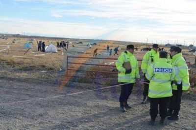 Polic�a identific� a 200 personas y comenzaron a investigar patentes de autom�viles