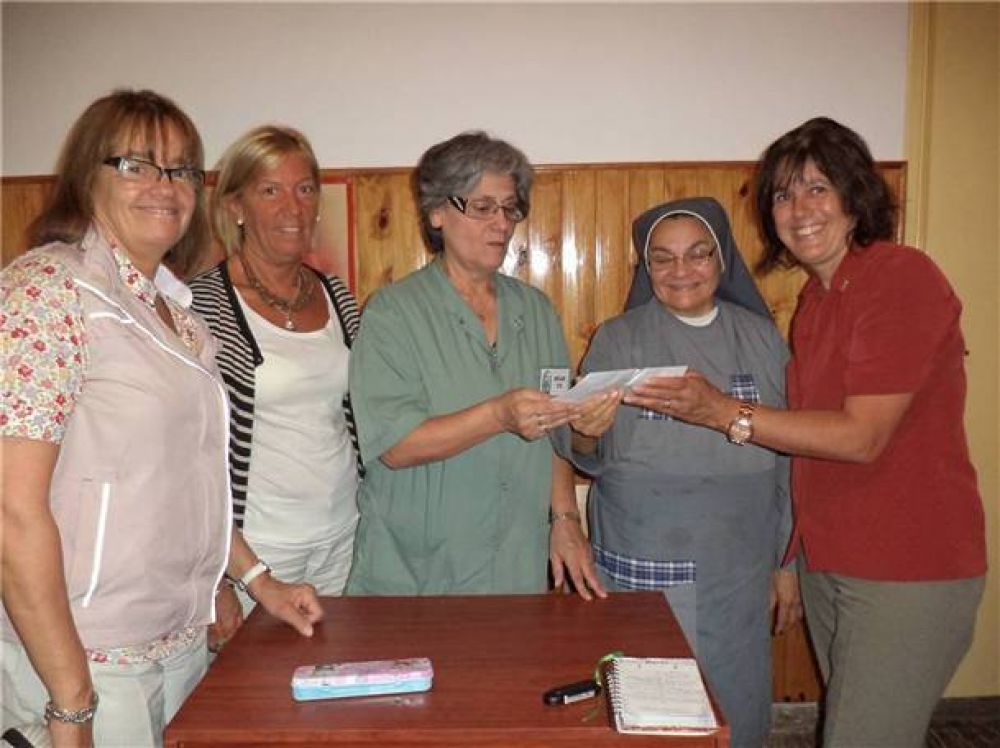 El Hogar Ito recibi� el dinero recaudado en la feria que organiz� el Rotary Club