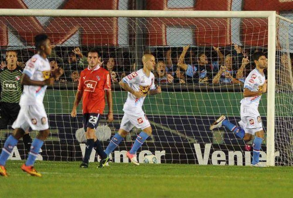 Independiente cay� con Arsenal en Sarand�
