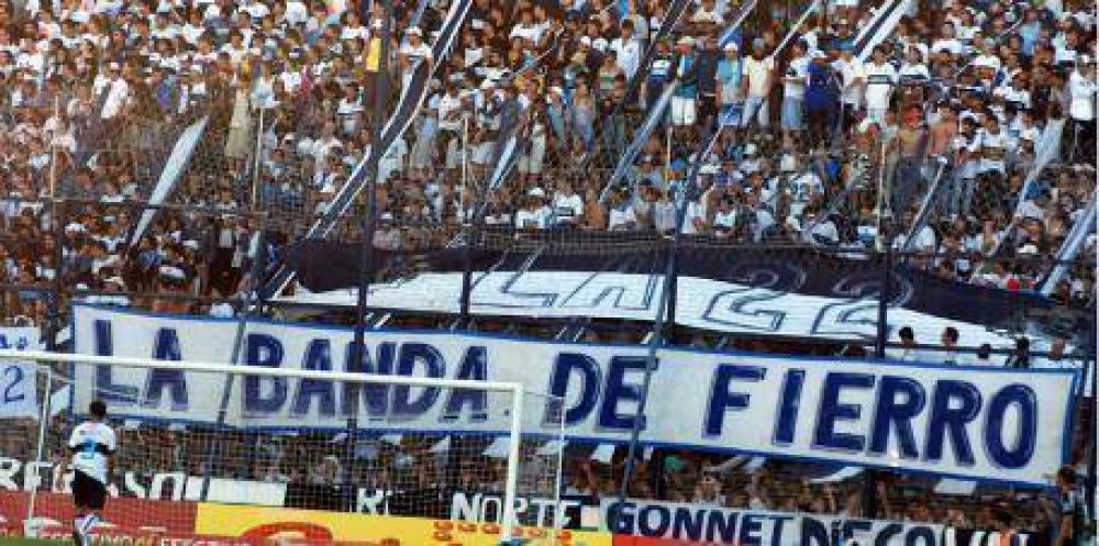 Un muerto y un ni�o herido de bala antes del partido del Lobo