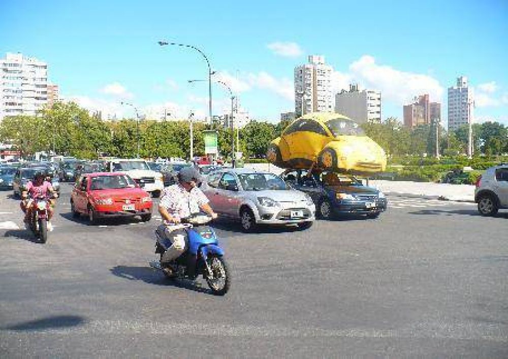 Bocinazo platense contra el estacionamiento medido
