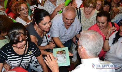 Dar�o Betancourt, el padre sanador que se forja como fen�meno religioso