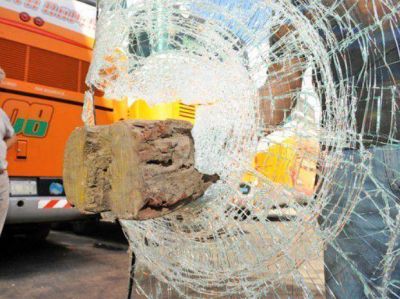Un chofer recibi� un brutal golpe en la ruta 11 y pudo ser una tragedia