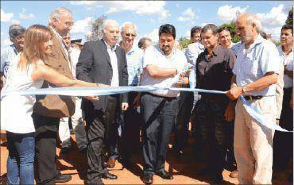 �Lo que estamos haciendo es un desarrollo tecnol�gico�, dijo Closs al inaugurar la Planta de Sustrato Misionera