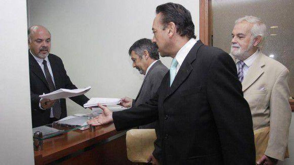 Jueces del caso Ver�n califican de �mamarracho� a la Comisi�n de Juicio Pol�tico y al Jury
