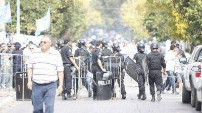 Empujones, alcohol y algo m�s en la venta de entradas