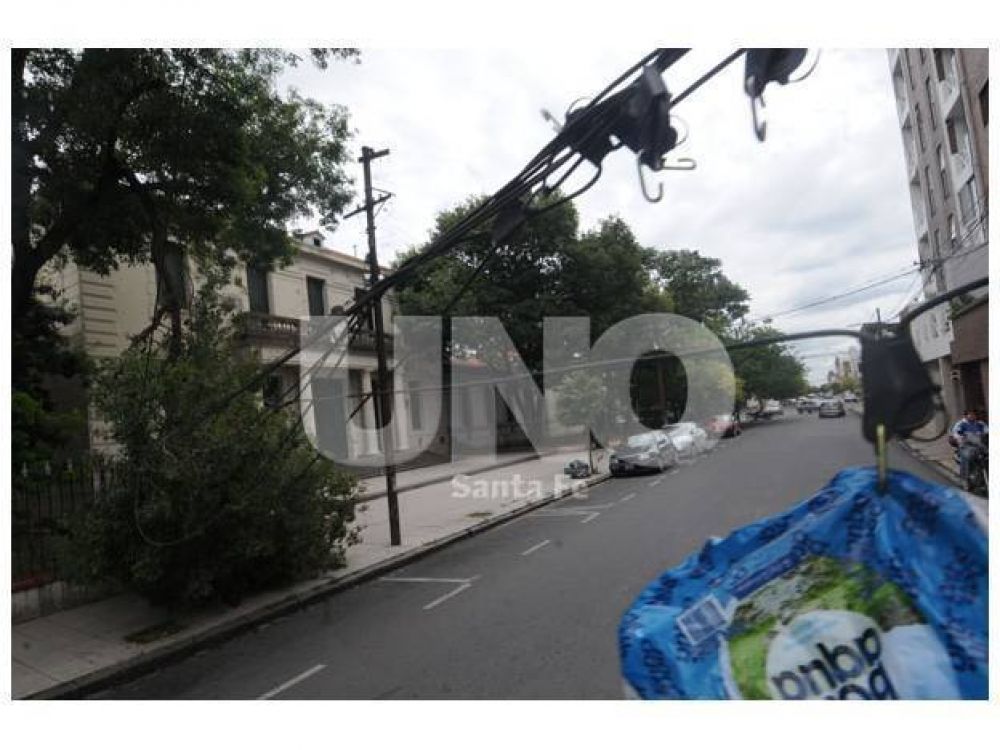 Por el temporal, varios barrios y vecinos de la Costa quedaron sin luz