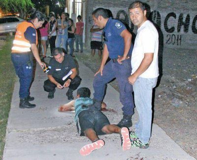 Asalt� a una mujer y testigos lo persiguieron y lo atraparon