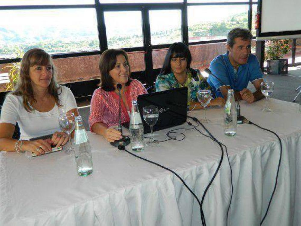Encuentro de trabajo con personal de la Nueva Maternidad Provincial �Teresita Baigorria�