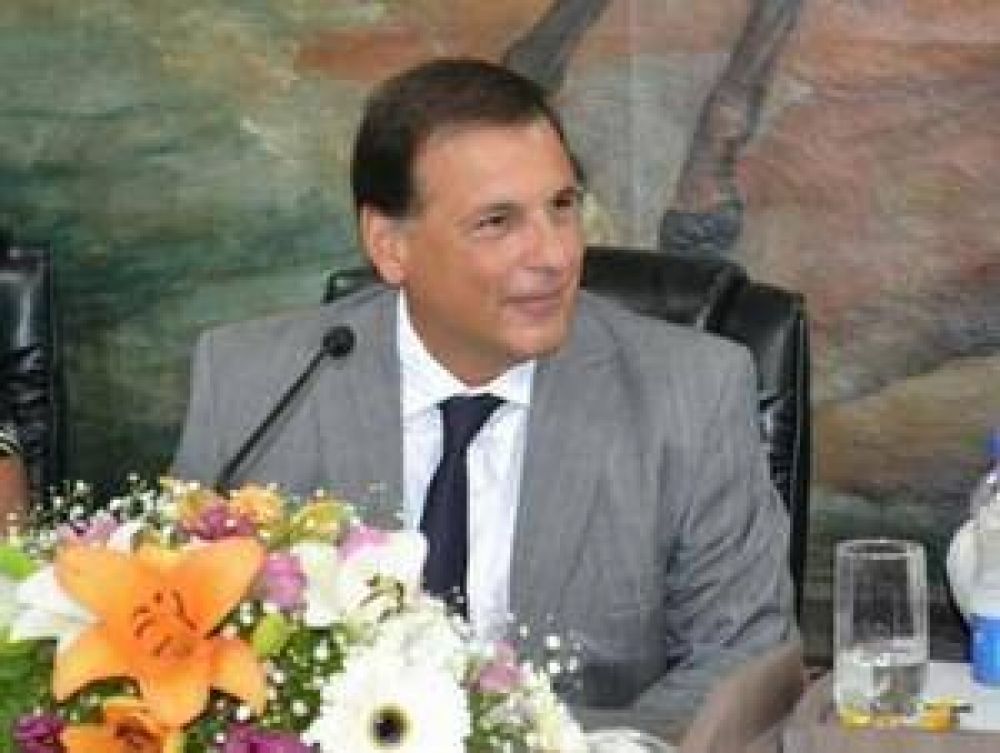 Ponce anunci� m�s viviendas y aumento salarial a empleados municipales	