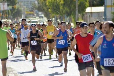 David Rodr�guez y Rosana Calderero triunfaron en los 10K de Gimnasia