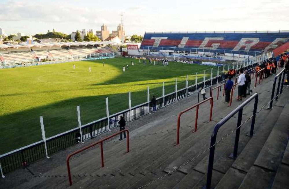 Hubo un amplio control policial en los alrededores del estadio de Tigre para impedir la llegada de p�blico