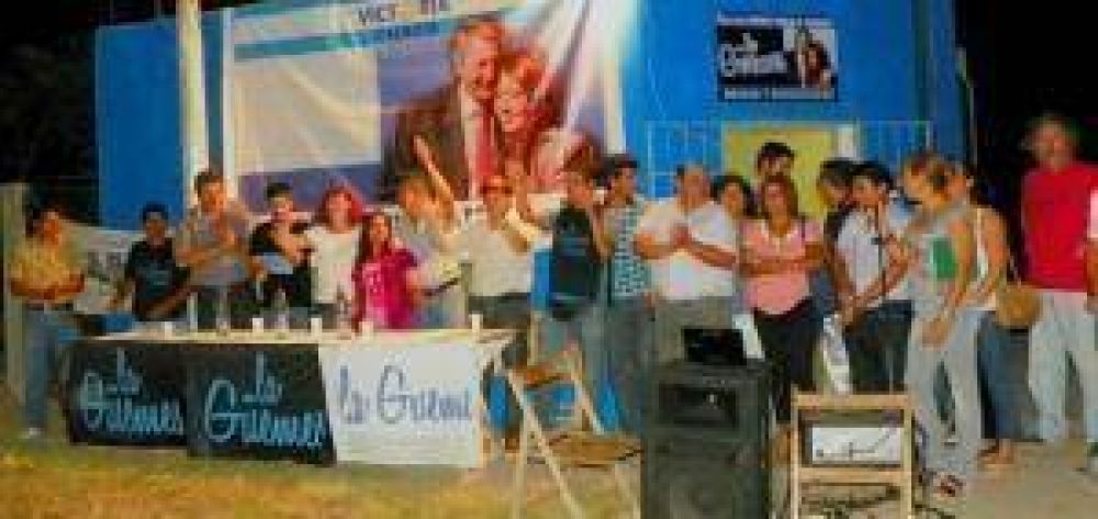 Corriente nacional La G�emes inaugur� local en Machagai