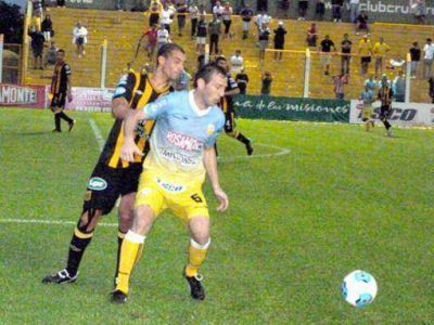 Crucero sigue sin encontrar el rumbo y cay� ante Almirante Brown