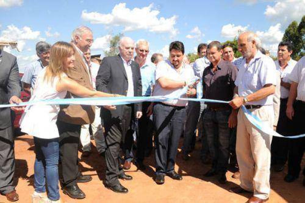 El Gobernador y el Presidente del INTA inauguraron la Planta de Sustrato Misionera en San Vicente