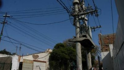 Muri� electrocutado un operario