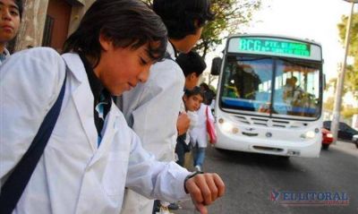 Libres financiar� el transporte urbano de alumnos y docentes de bajos recursos