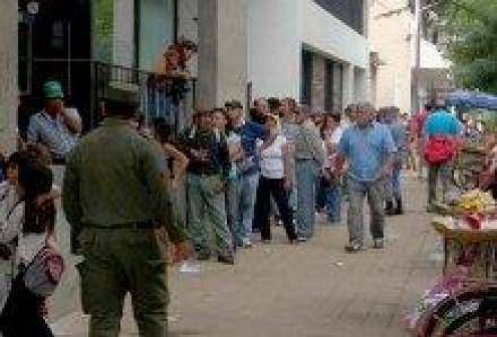 Piden al Banco Naci�n que habilite anexo para evitar aglomeraciones 