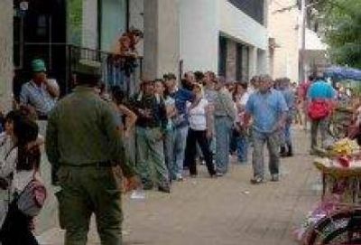 Piden al Banco Naci�n que habilite anexo para evitar aglomeraciones 